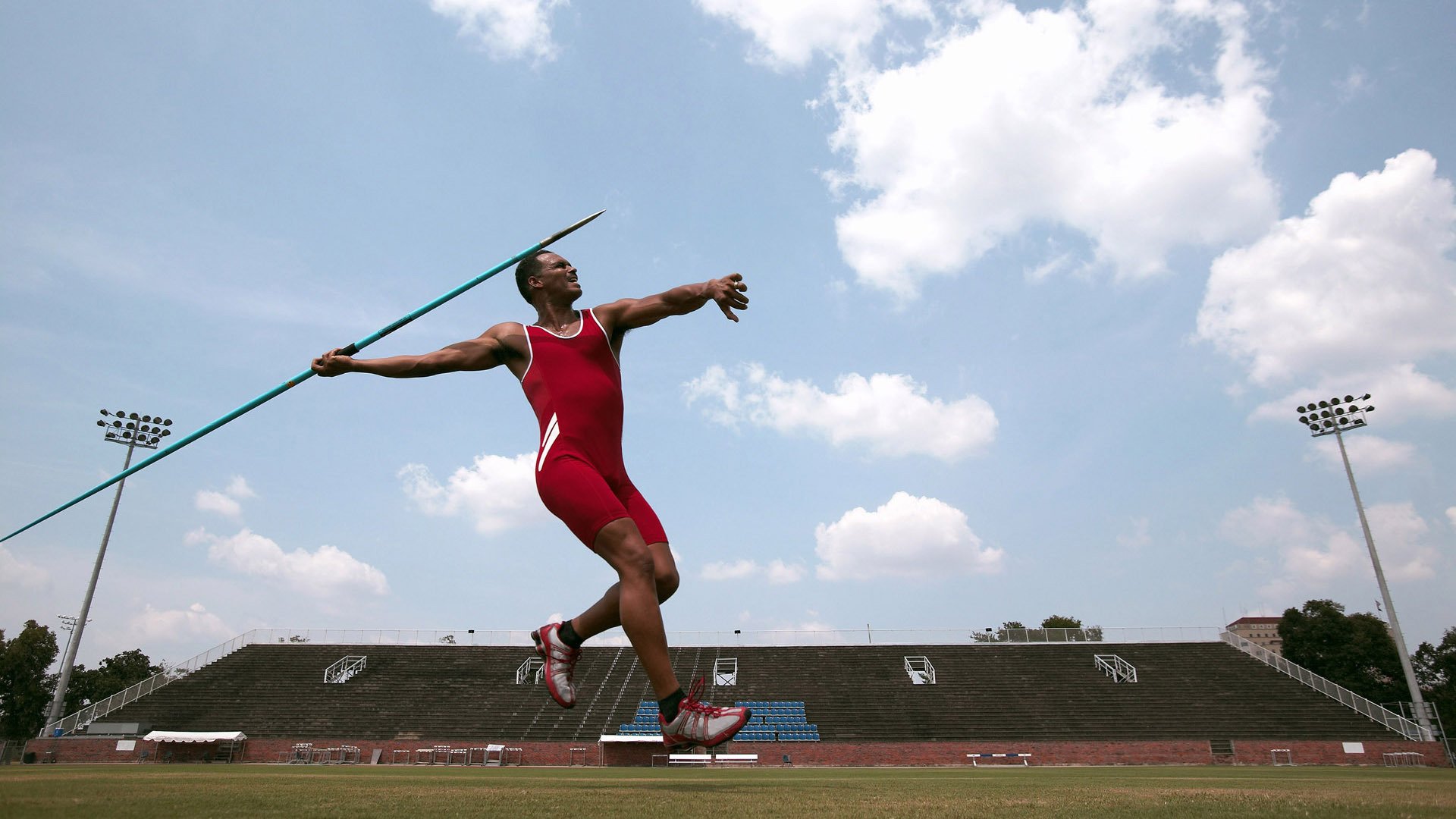 体育科技：可穿戴设备在训练数据收集中的应用进展，可穿戴设备可以采集哪些类型的数据